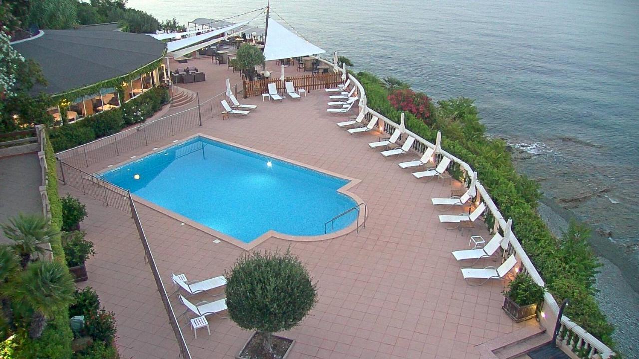 Alivi Hotel Ville-di-Pietrabugno Exterior photo